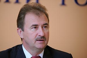 Попов уверяет, что Черновецкий исполняет функции мэра
