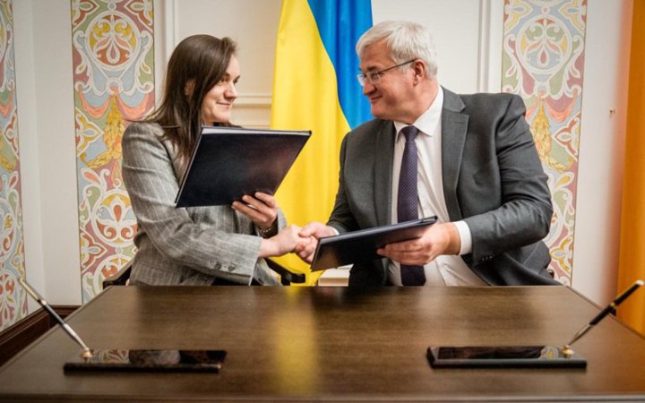 Австралія передала Україні незаконно вивезені предмети археології