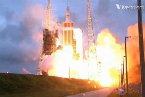 США с пятой попытки запустили многоразовый космический корабль Orion
