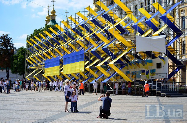 Выставка флагов на Софийской площади