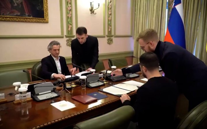 Прем'єр Словенії підписав спільну із Зеленським декларацію, де підтвердив підтримку вступу України в НАТО