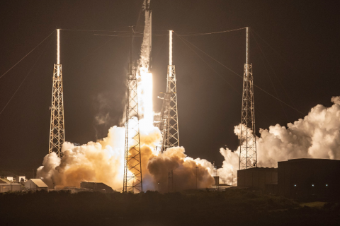 SpaceX вывела на орбиту 58 микроспутников Starlink