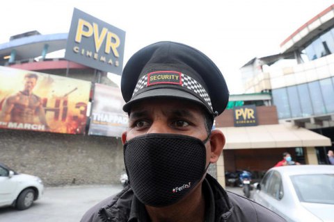 Індія заборонила в'їзд туристам через коронавірус