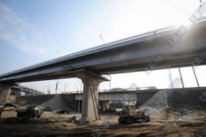 В Днепропетровске строят новый мост