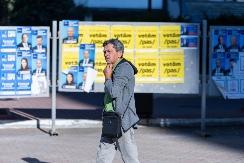 Передвиборна агітація на вулиці у Бєльцях, Молдова, 23 вересня 2025 року.