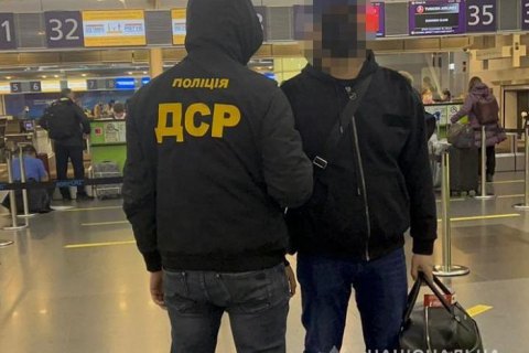 Из Украины депортировали "криминального авторитета" из санкционного списка СНБО