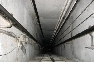 В Киеве в шахте лифта найден мертвым пропавший подросток 