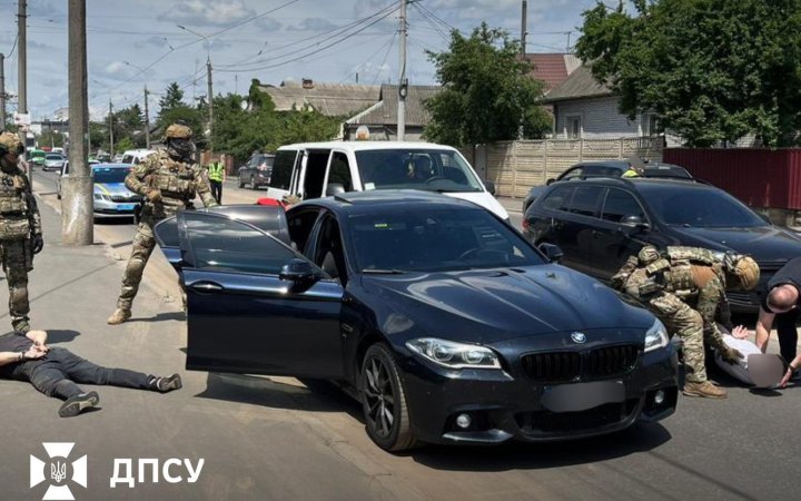 Прикордонники підозрюють групу громадян у організації незаконного виїзду українців за кордон 