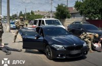 Прикордонники підозрюють групу громадян у організації незаконного виїзду українців за кордон 