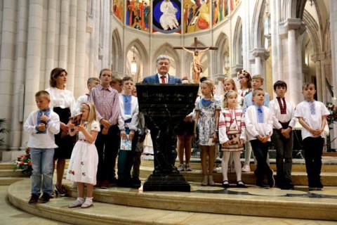 Порошенко призвал молиться, чтобы к 1030-й годовщине Крещения Руси Украина получила автокефалию