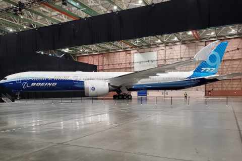 Boeing провела закрытую презентацию самой большой в мире модели самолета
