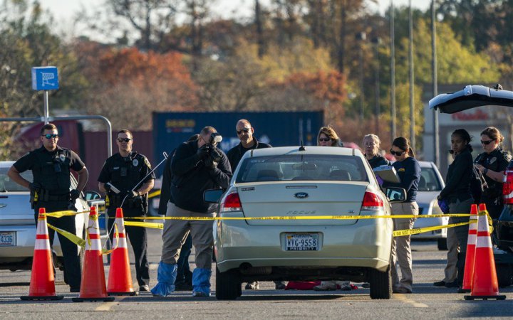 Менеджер супермаркету у Вірджинії застрелив 6 співробітників