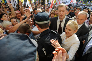 Поддержать Тимошенко пришли десятки тысяч людей