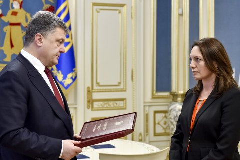 Порошенко передав удові Гонгадзе орден "Зірка Героя"