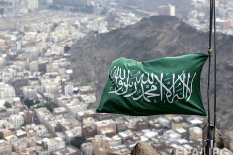 В Саудовской Аравии при крушении вертолета погиб принц
