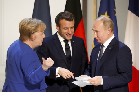 Меркель и Макрон обсудили с Путиным подготовку к нормандскому саммиту 
