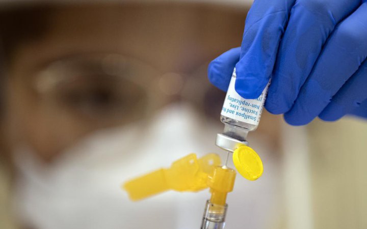 У Центрі громадського здоров'я закликали українців вакцинуватися від грипу