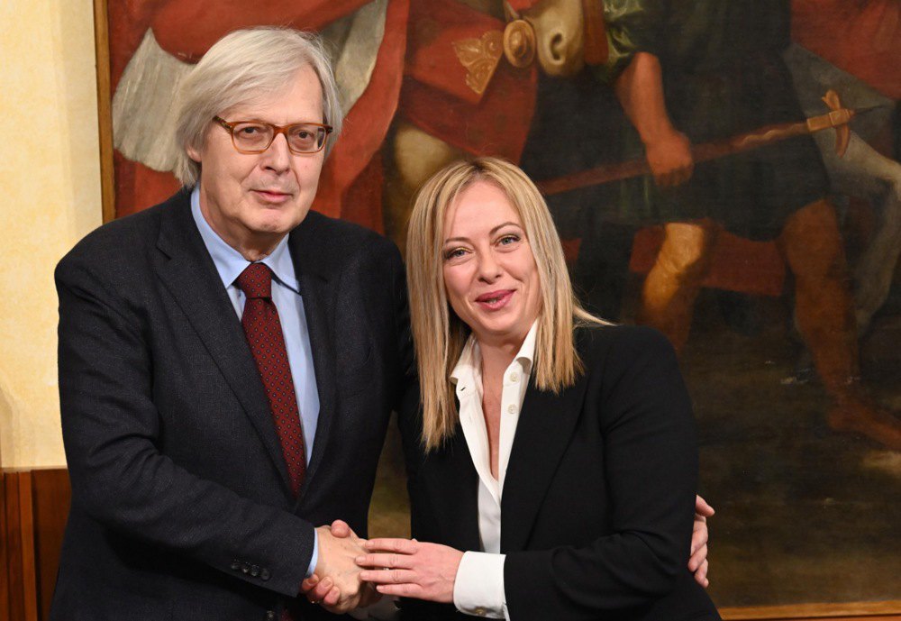 Молодший міністр культури Італії Вітторіо Згарбі та прем'єрка Джорджа Мелоні