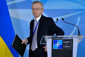 Порошенко звільнив голову місії при НАТО і посла України в Бельгії