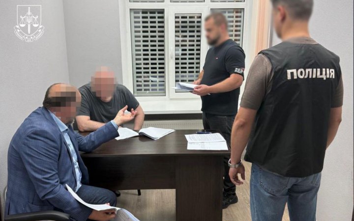 Понад 35 млн гривень вивели з банку через фіктивні кредити: правоохоронці викрили схему