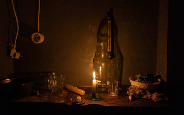 Через негоду без світла залишаються понад півтисячі населених пунктів західної України