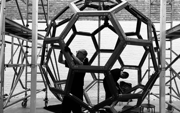 Відомий китайський художник Ай Вейвей представить масштабну інсталяцію в Києві восени 2025 року