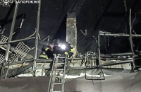 Росіяни двічі за ніч атакували Запоріжжя. Горіли будинки і ТЦ (доповнено)