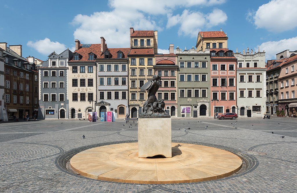 Ринкова площа Старого міста у Варшаві, 2020 р.