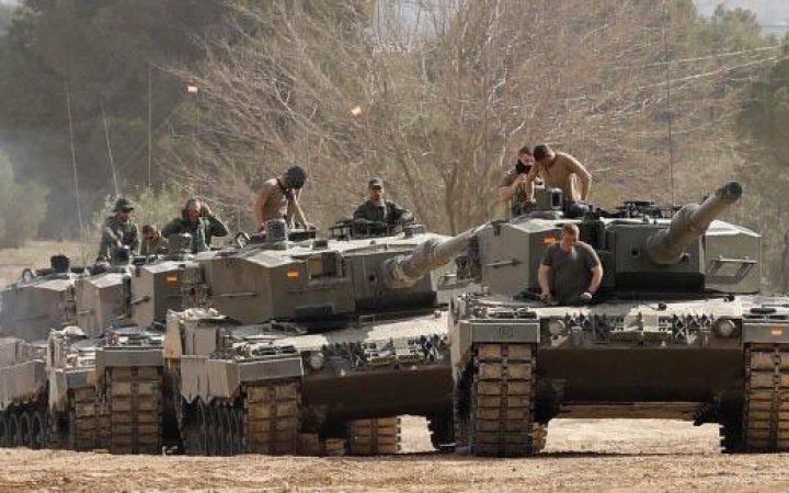 Міноборони прийняло на озброєння три модифікації танків Leopard 