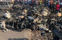 Внаслідок вибуху бензовозу у столиці Сьєрра-Леоне загинуло щонайменше 99 людей