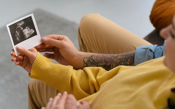 Ринок на більше 100 млн євро на рік: наскільки популярне в Україні сурогатне материнство і ДРТ. Цифри від МОЗ