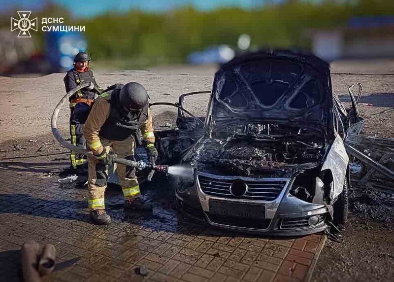 Водія всередині не було – він саме вийшов по каву