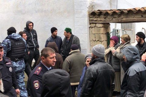 Чотирьом затриманим у Бахчисараї кримським татарам інкримінують участь у "Хізб ут-Тахрір"