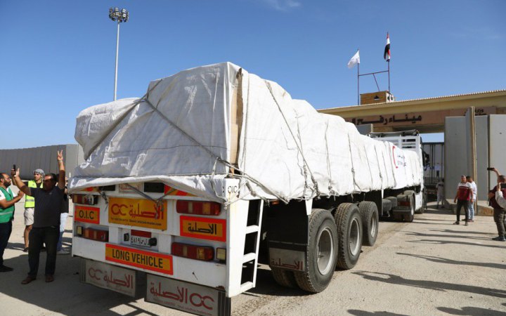 20 вантажівкам з допомогою дозволили в’їзд у Сектори Гази через єгипетський Рафах 