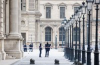 ЗМІ: поліція Франції затримала двох підозрюваних у пограбуванні Лувру