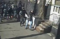 Опубликовано неизвестное видео избиения "Беркутом" журналистов