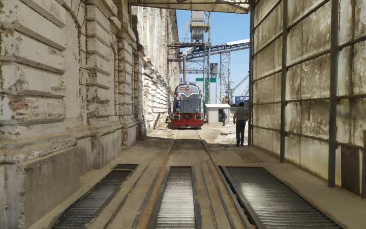 Румунія завершила ремонт залізниці для експорту зерна з України