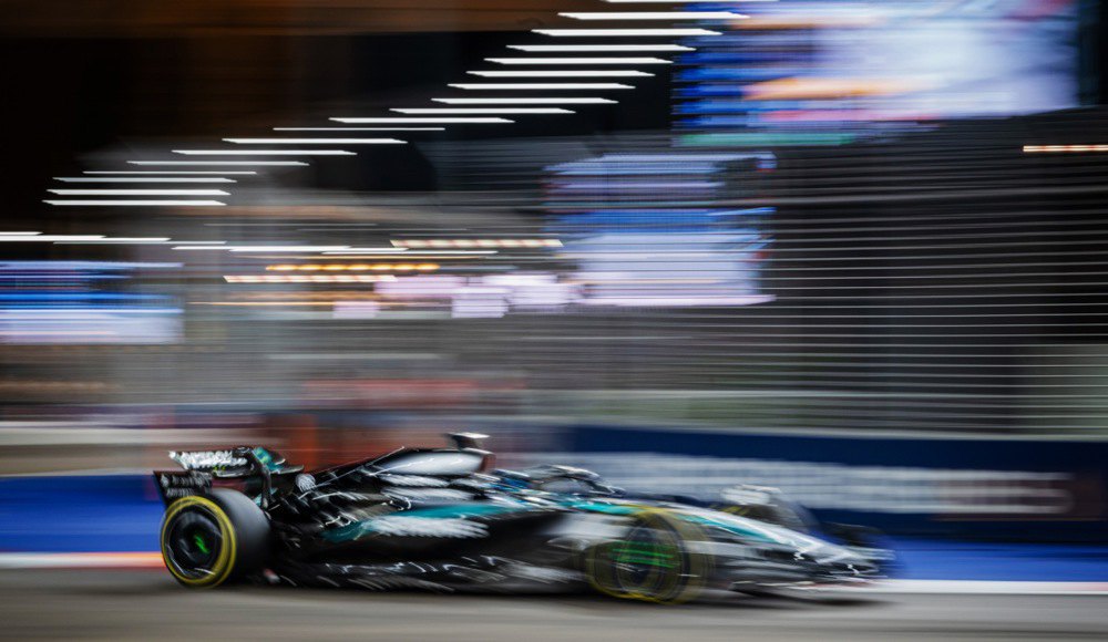 Джордж Рассел летить до фінішу