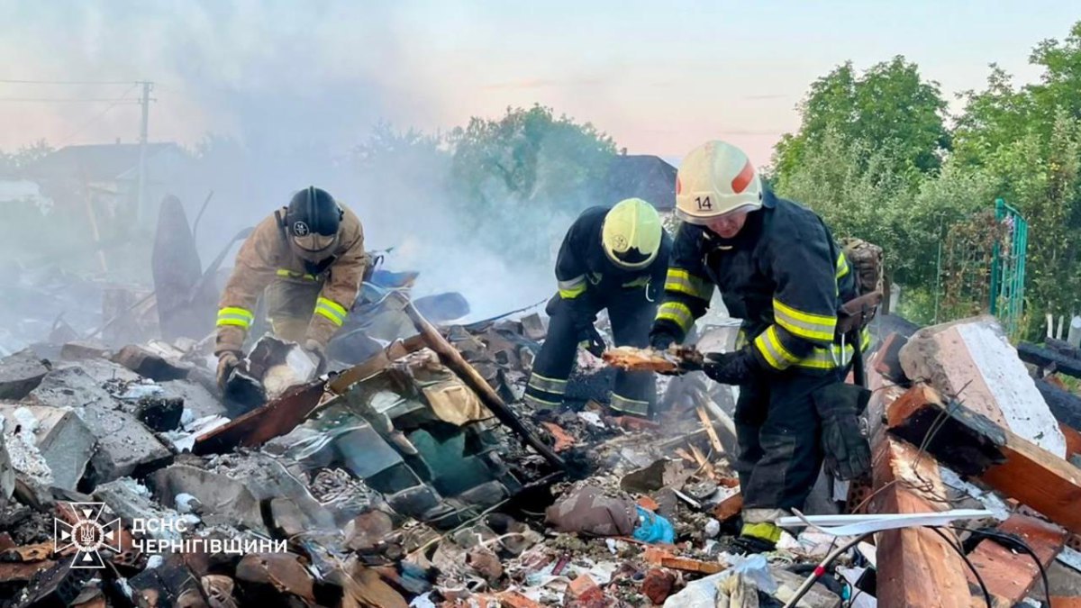 Наслідки російського обстрілу Чернігівщини