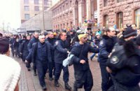 МВД отрицает массовый переход милиции на сторону Майдана