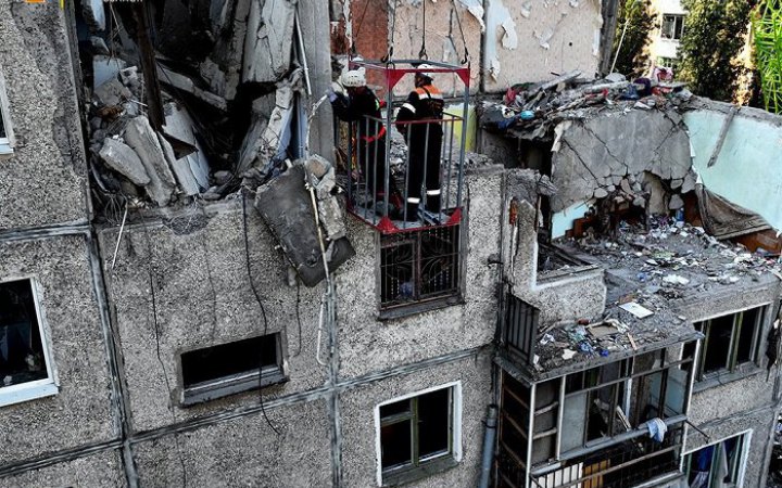 На Миколаївщині рятувальники за добу ліквідували чотири повʼязані з ворожими обстрілами пожежі
