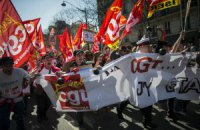 Десятки тисяч французів протестують проти скорочення держвидатків