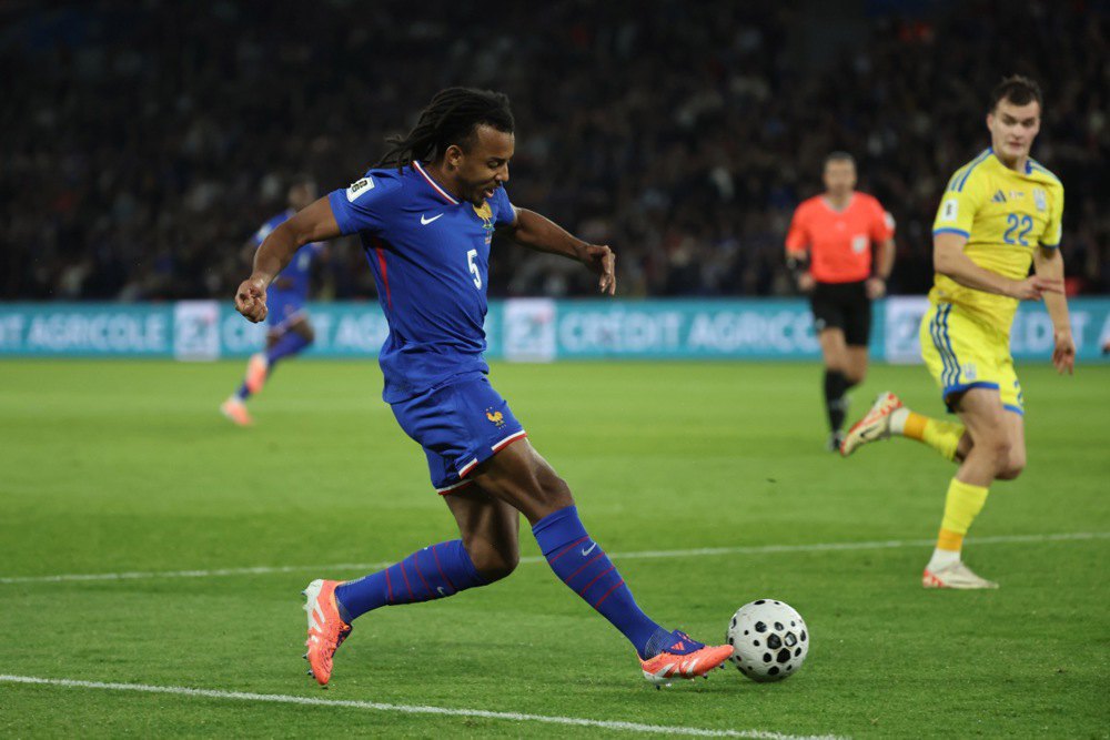 Кунде намагається прострілити