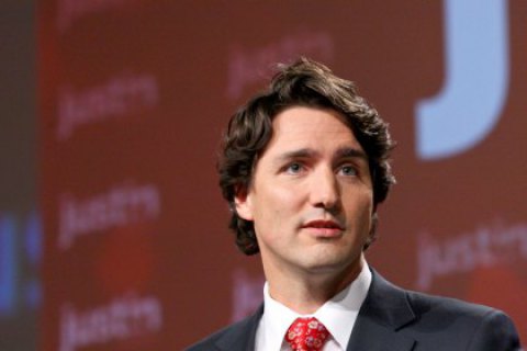 Прем'єр Канади Трюдо захворів на ковід і працюватиме з дому