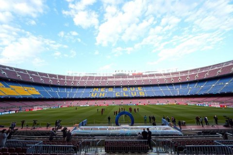 Над "Барселоной" нависла угроза проведения матчей без зрителей