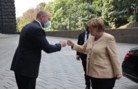 Шмыгаль обсудил с Меркель вопрос энергетической безопасности и евроинтеграции Украины