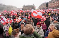 “Руки геть від Гренландії”: тисячі людей протестують у Данії проти планів Трампа про захоплення острова