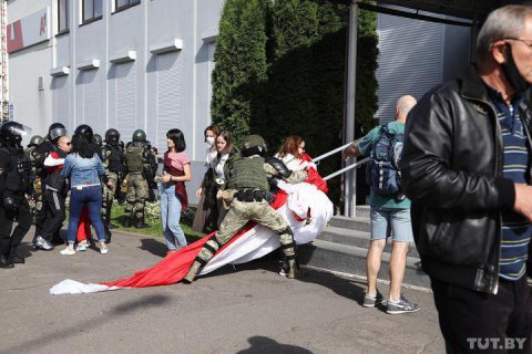 МВД Беларуси сообщило, что вчера задержали почти 800 протестующих