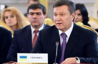 Янукович называет СНГ эффективным