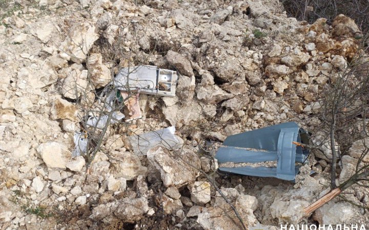 На Херсонщині вибухотехніки поліції виявили та знешкодили російську авіабомбу 